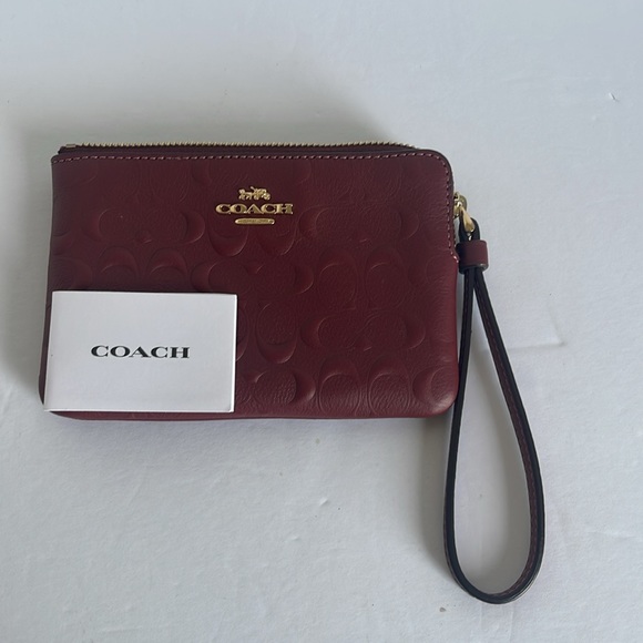 Coach corner zippered leather wristlet with embroidered signature - Picture 6 of 16